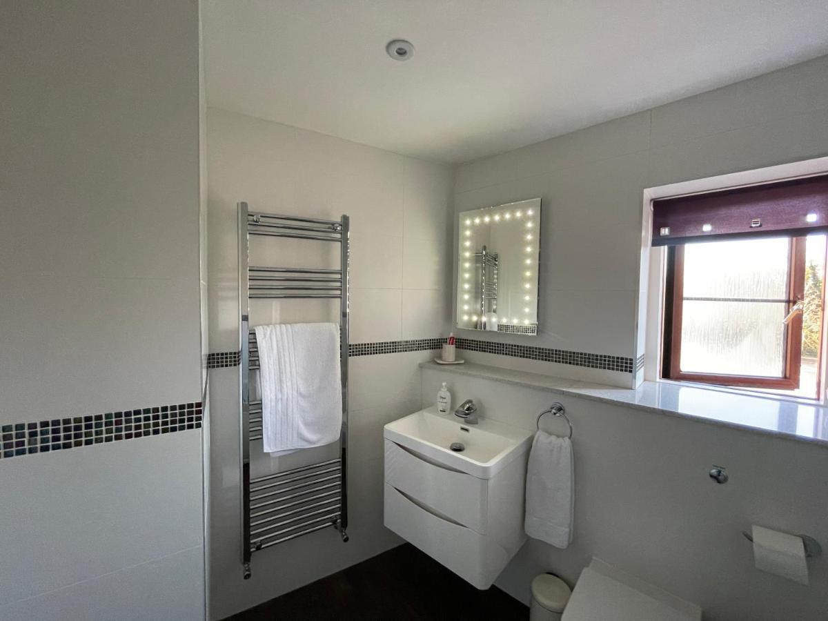 St Georges Balcony Suite With Parking พอร์ตสมัธ ภายนอก รูปภาพ